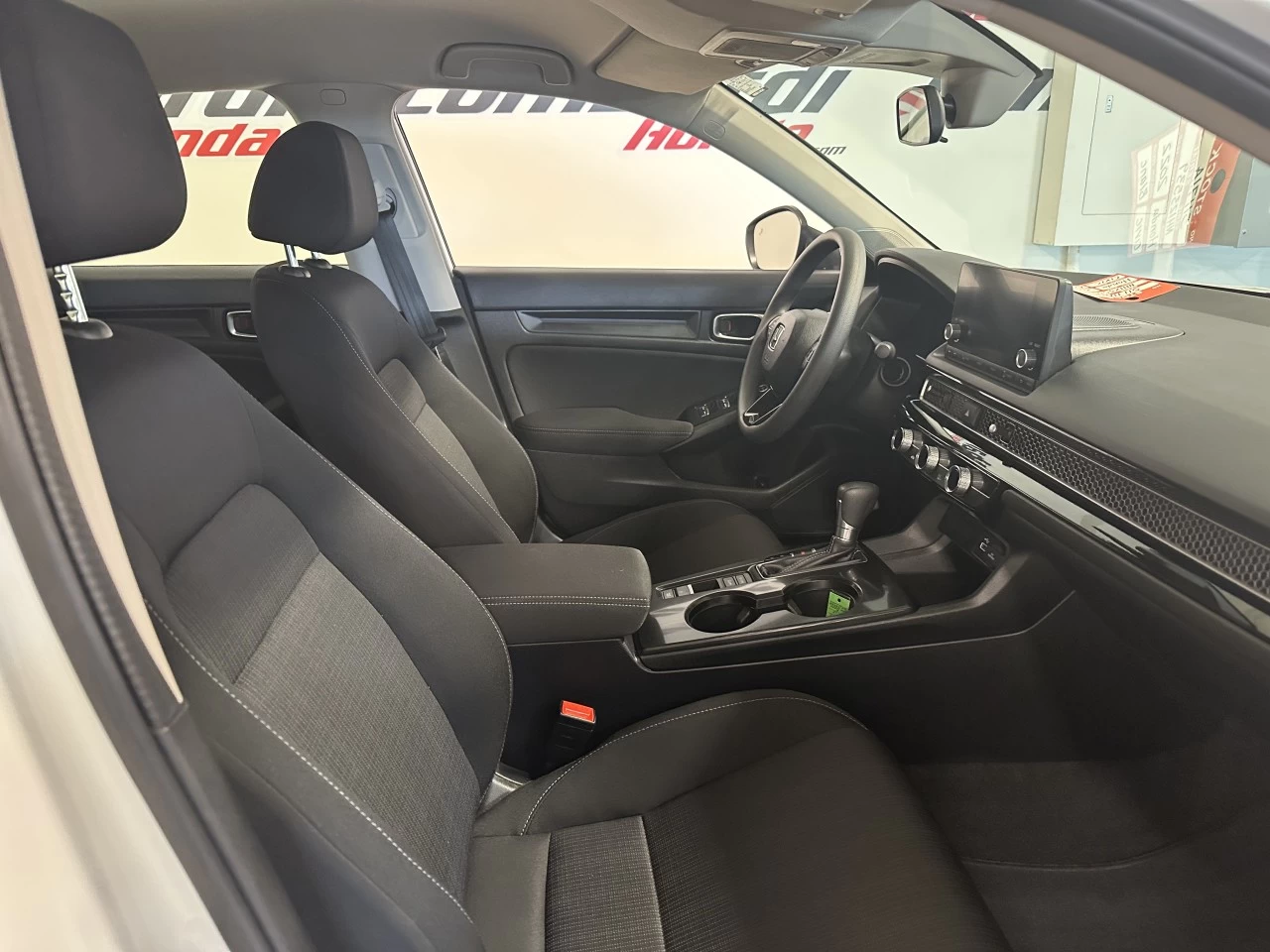 2022 Honda Civic
                                                    LX Image principale