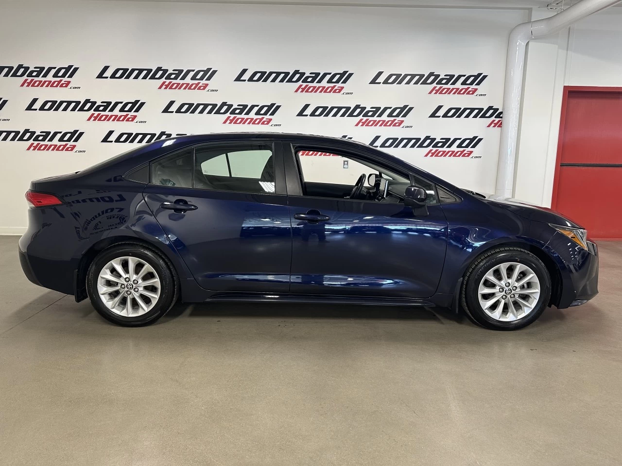 2021 Toyota Corolla
                                                    LE Image principale