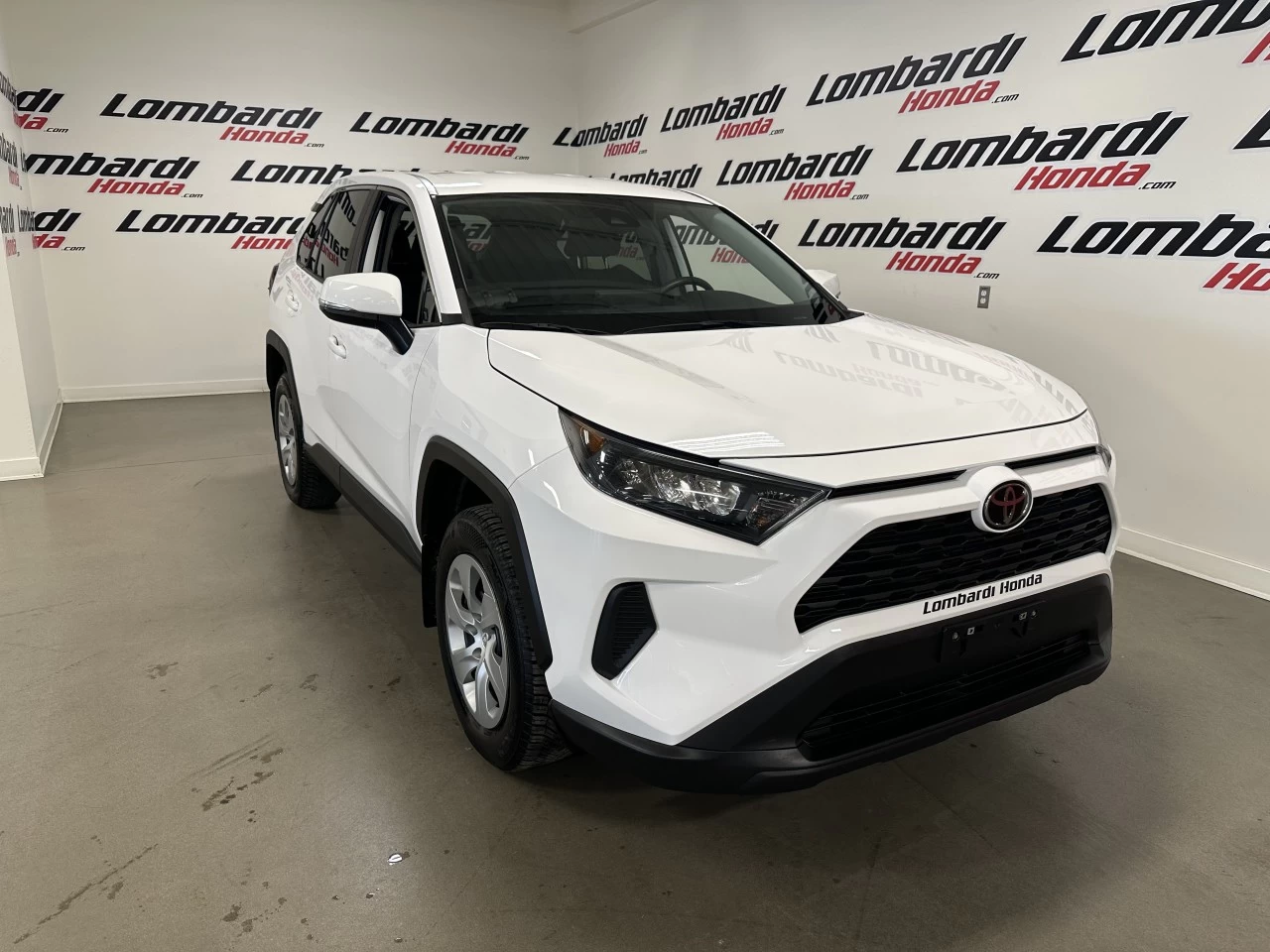 2022 Toyota RAV4 LE Image principale