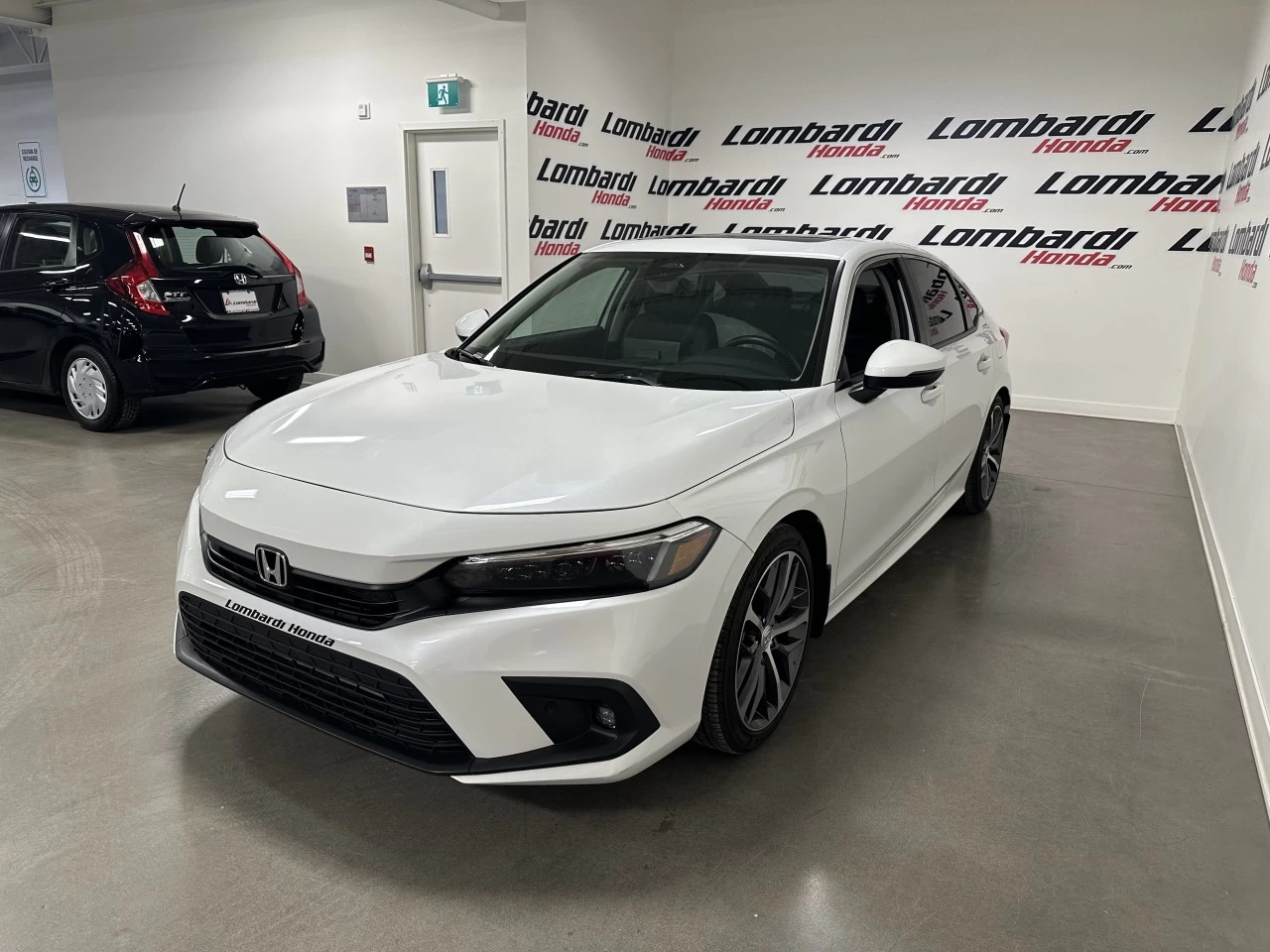 2022 Honda Civic
                                                    Touring Main Image