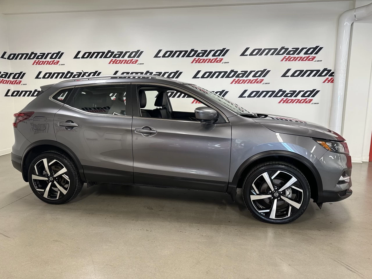 2023 Nissan Qashqai SL Main Image