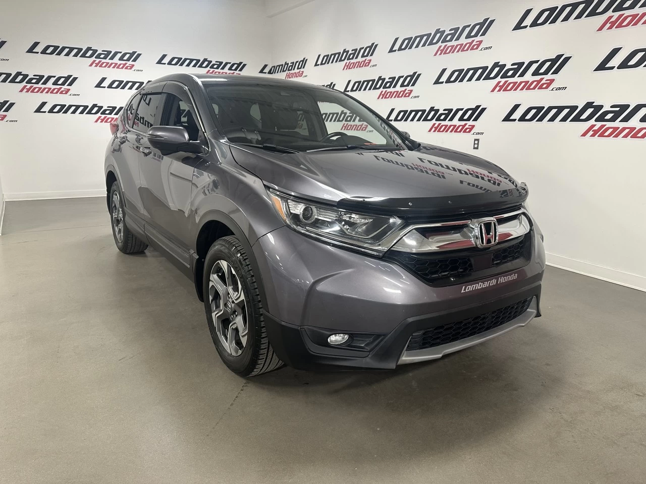 2017 Honda CR-V EX-L https://www.lombardihonda.com/resize/b990ff35b810a3abc0cc817b2ca24889-1