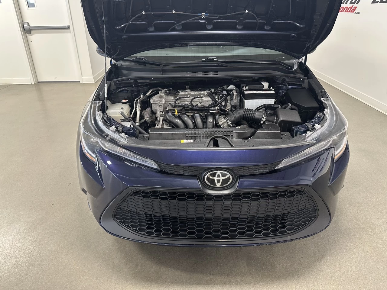 2021 Toyota Corolla
                                                    LE Image principale