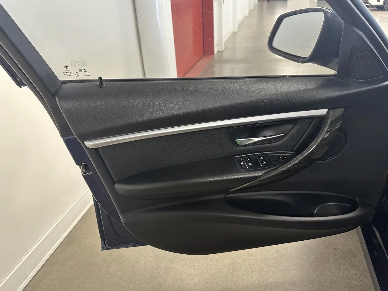 2018 BMW 330i xDrive 330i xDrive Main Image