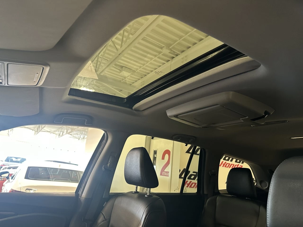 2022 Honda Pilot Touring 8-Passenger Image principale
