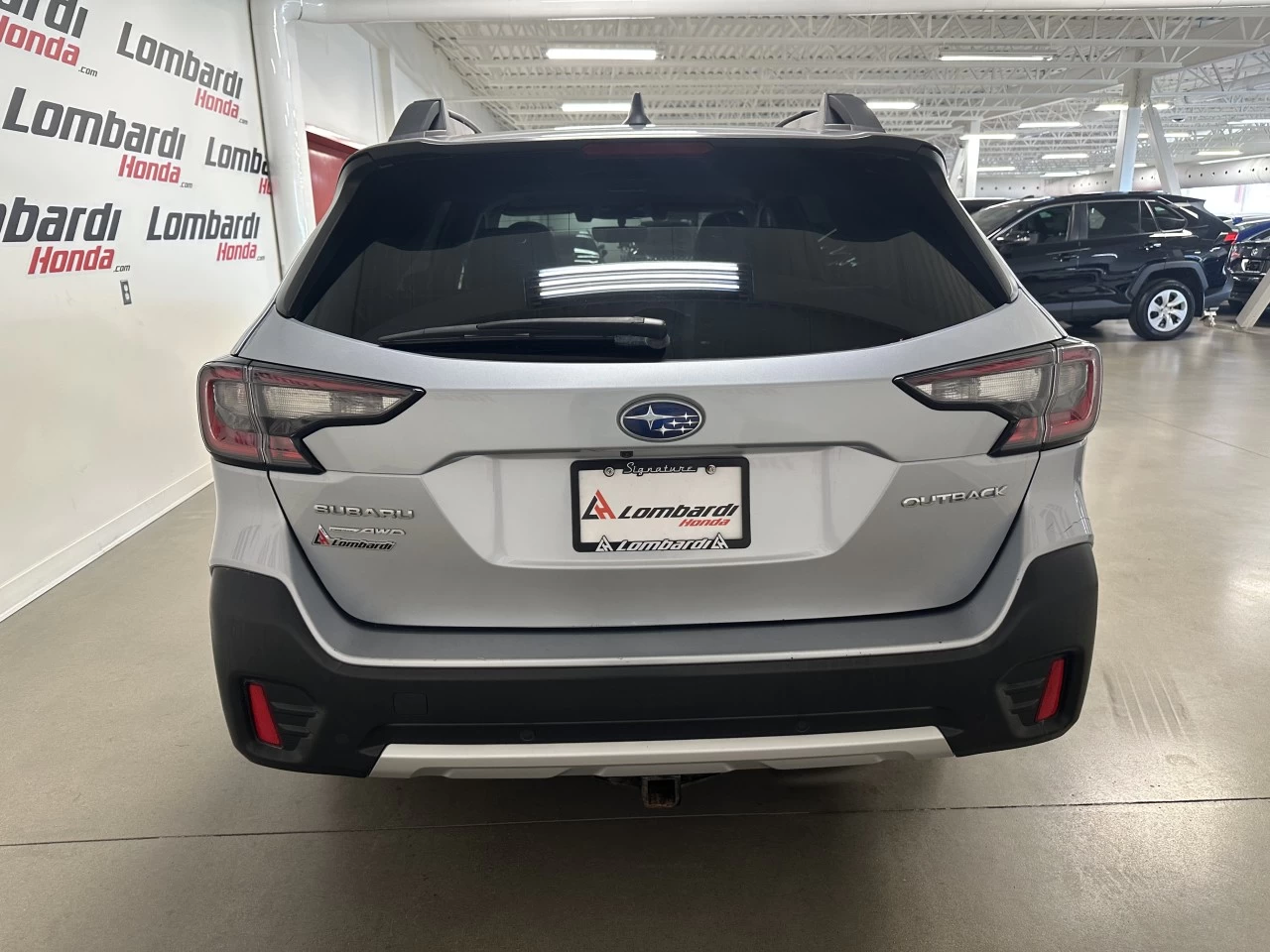 2020 Subaru Outback
                                                    Limited Main Image