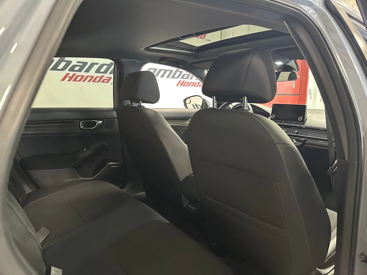 2023 Honda Civic
                                                    Sport/Sport-B Main Image