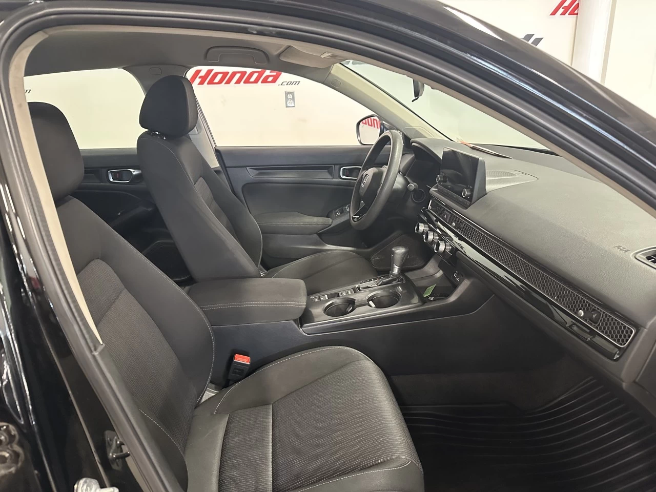 2022 Honda Civic LX Main Image