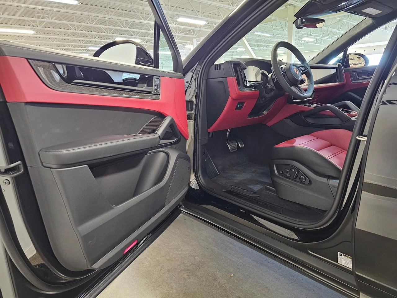 2026 Porsche Cayenne GTS Main Image