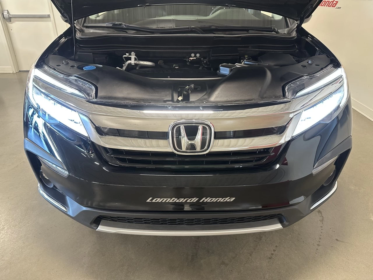 2022 Honda Pilot Touring 8-Passenger Image principale