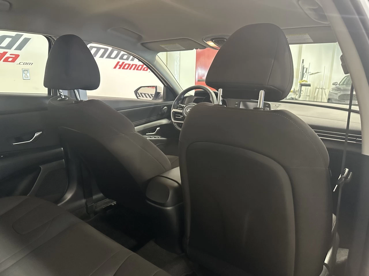 2022 Hyundai Elantra
                                                    Preferred Main Image