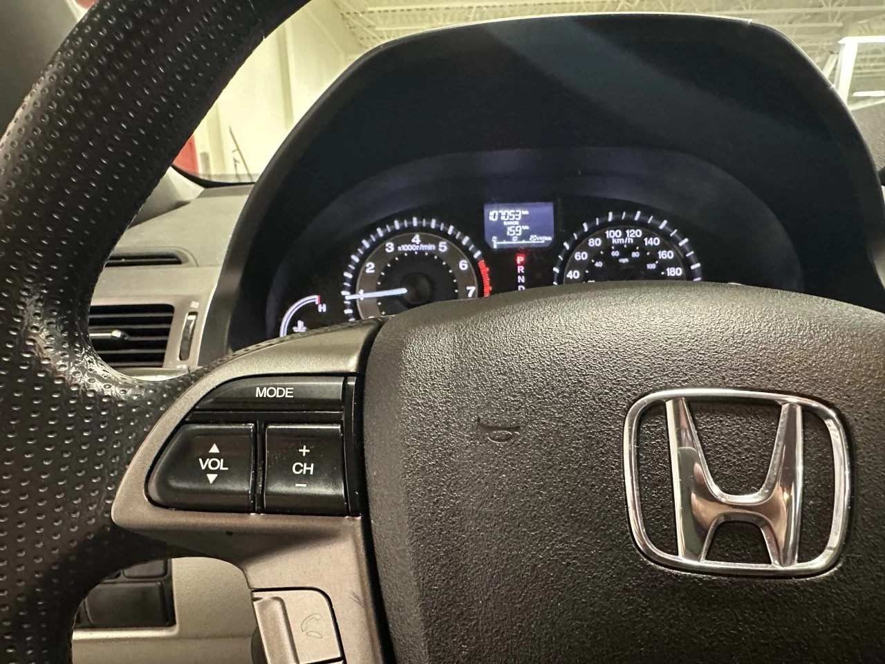2016 Honda Odyssey SE Main Image