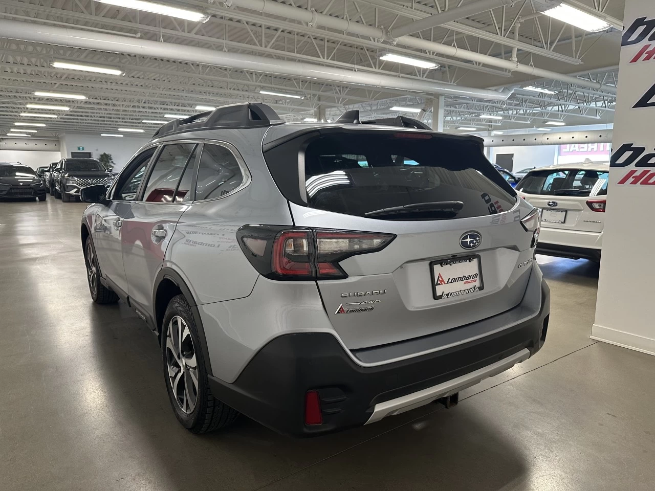 2020 Subaru Outback
                                                    Limited Main Image