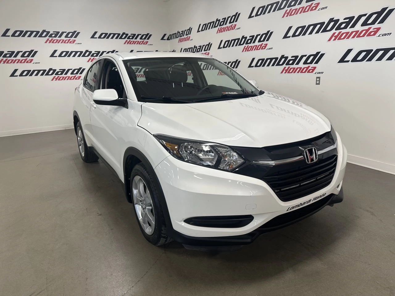 2016 Honda HR-V LX Main Image