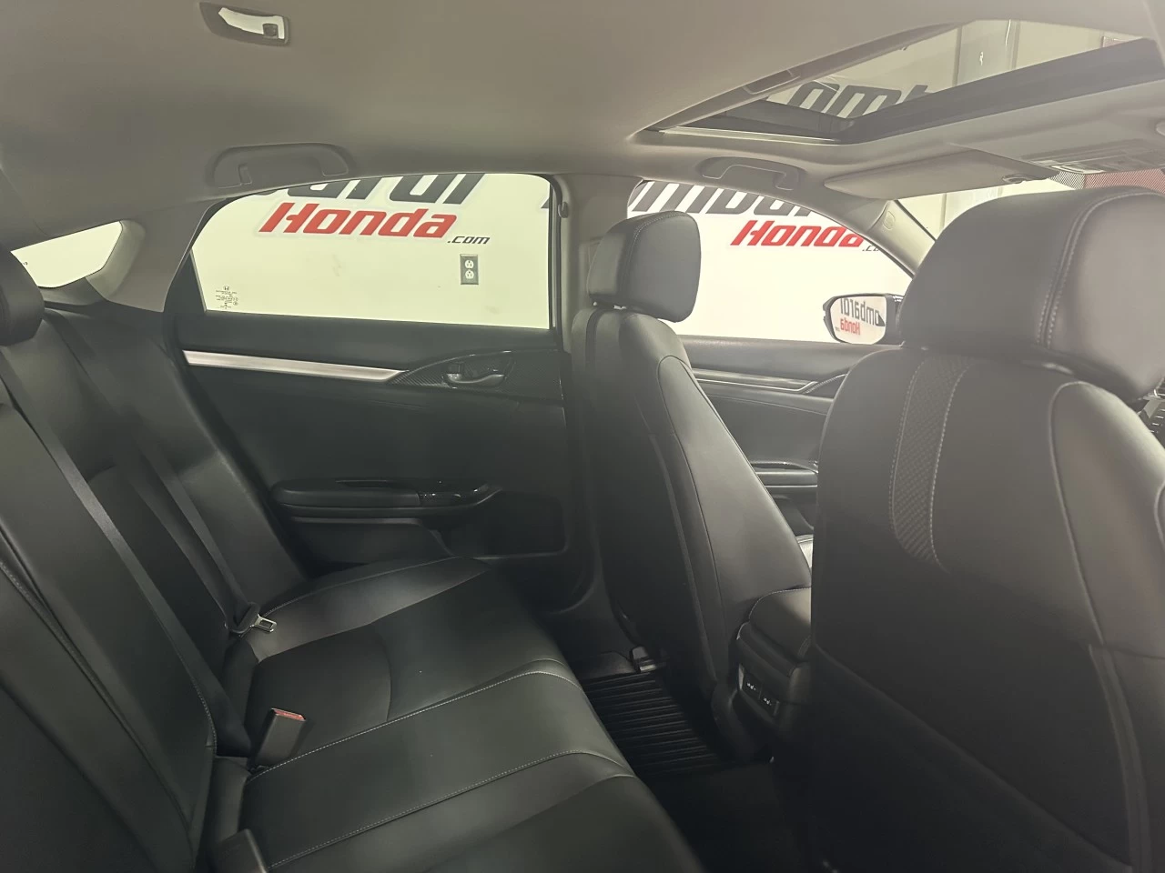 2020 Honda Civic Touring Main Image