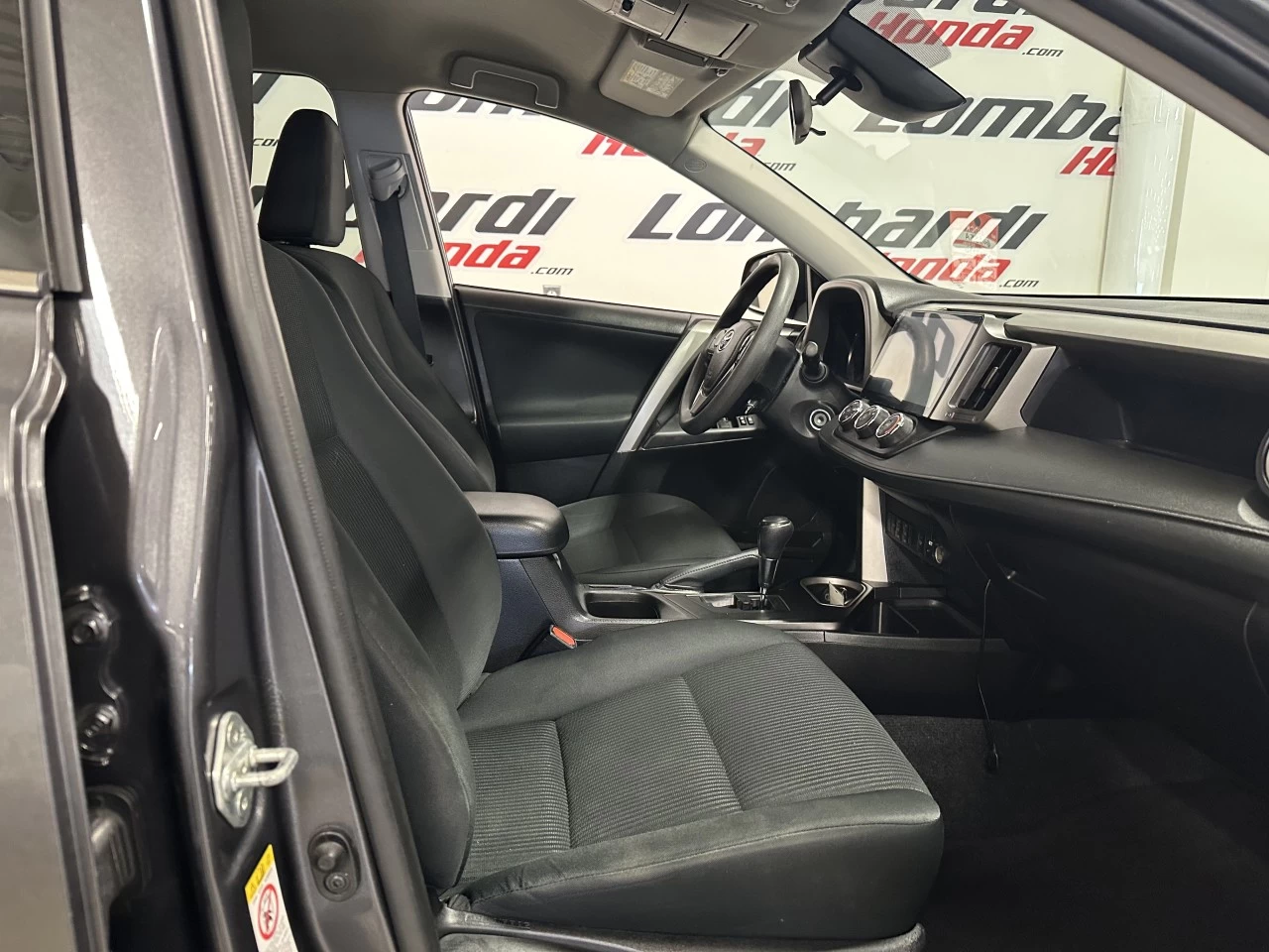 2017 Toyota RAV4 LE Main Image