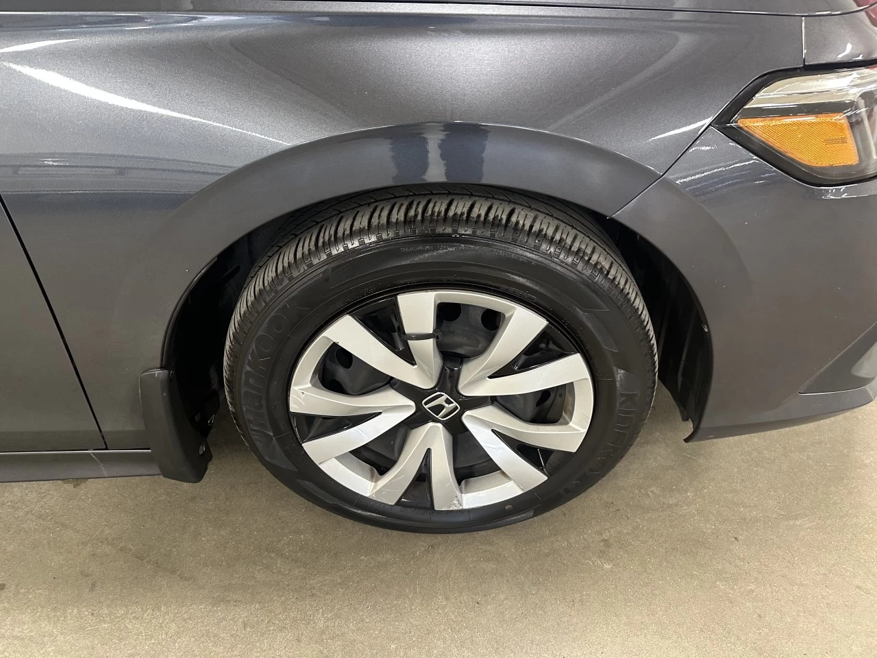 2022 Honda Civic LX Main Image