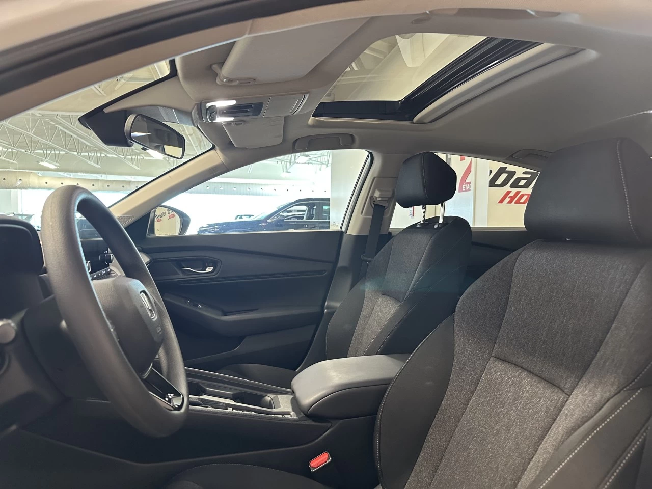 2023 Honda Accord
                                                    EX Image principale