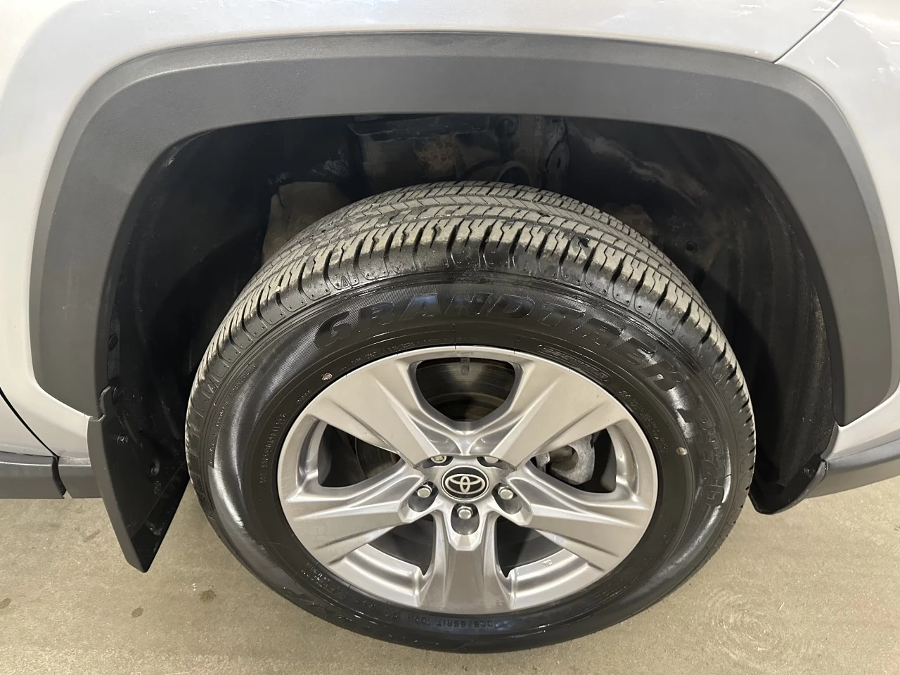 2023 Toyota RAV4 XLE Main Image