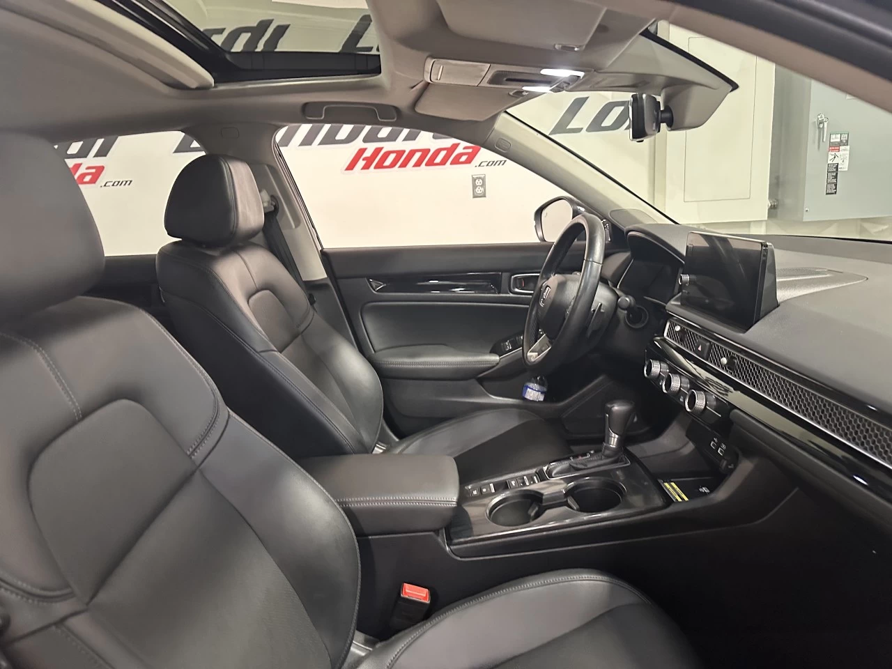 2022 Honda Civic Touring Main Image
