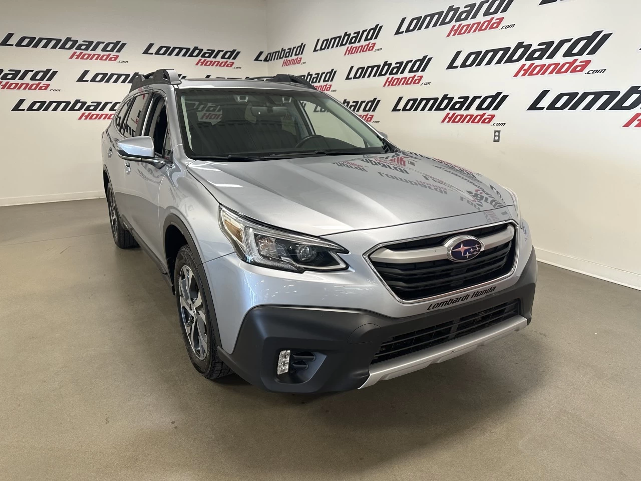 2020 Subaru Outback
                                                    Limited Main Image