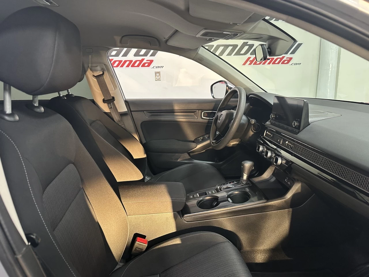 2022 Honda Civic LX Main Image