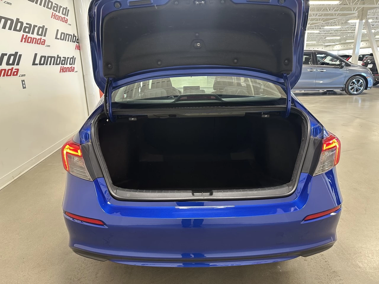 2022 Honda Civic EX Main Image