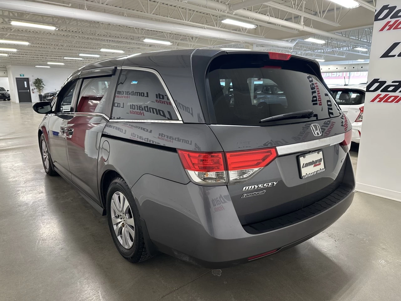 2017 Honda Odyssey SE Main Image