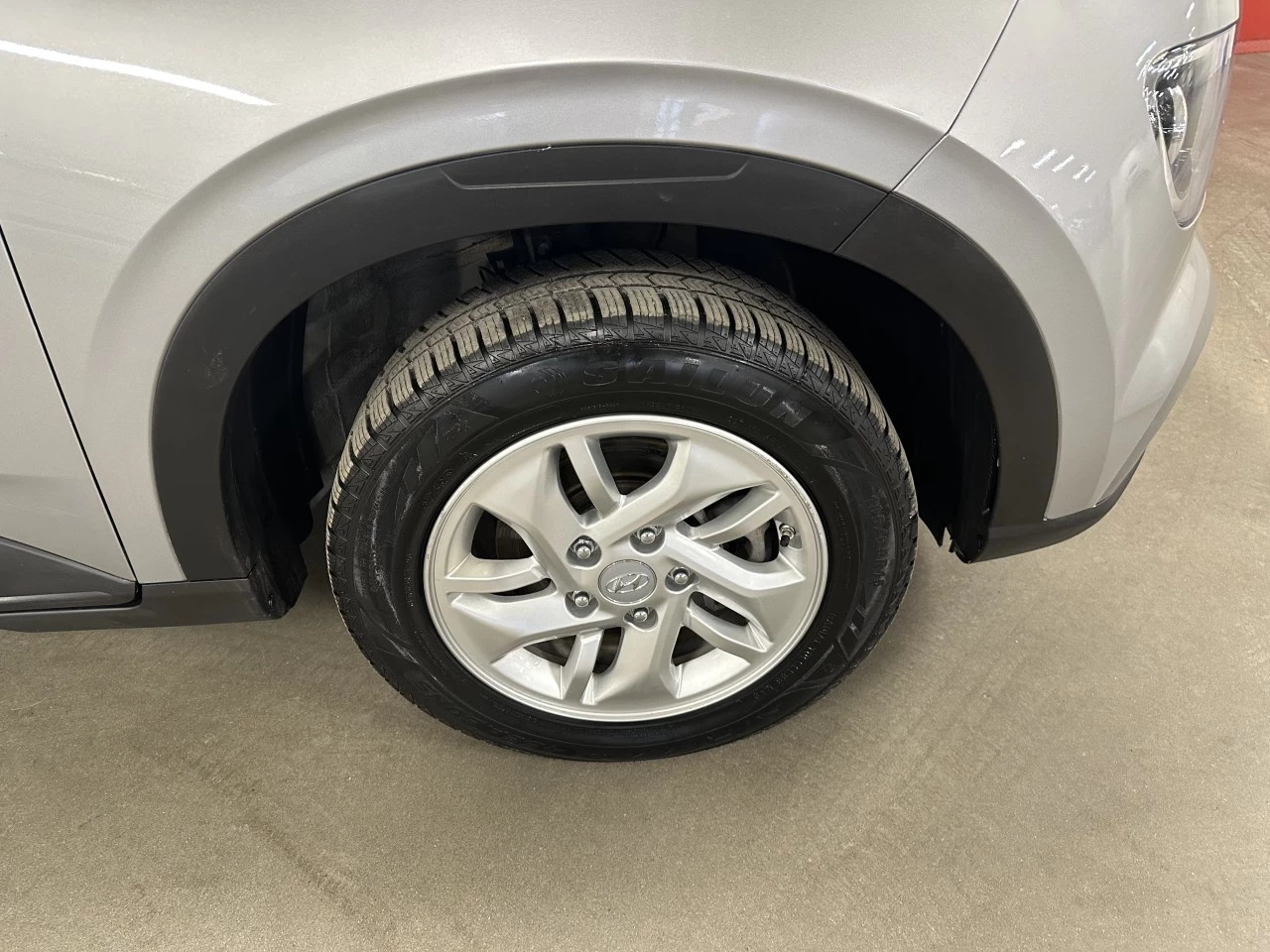 2024 Hyundai Venue Preferred Main Image