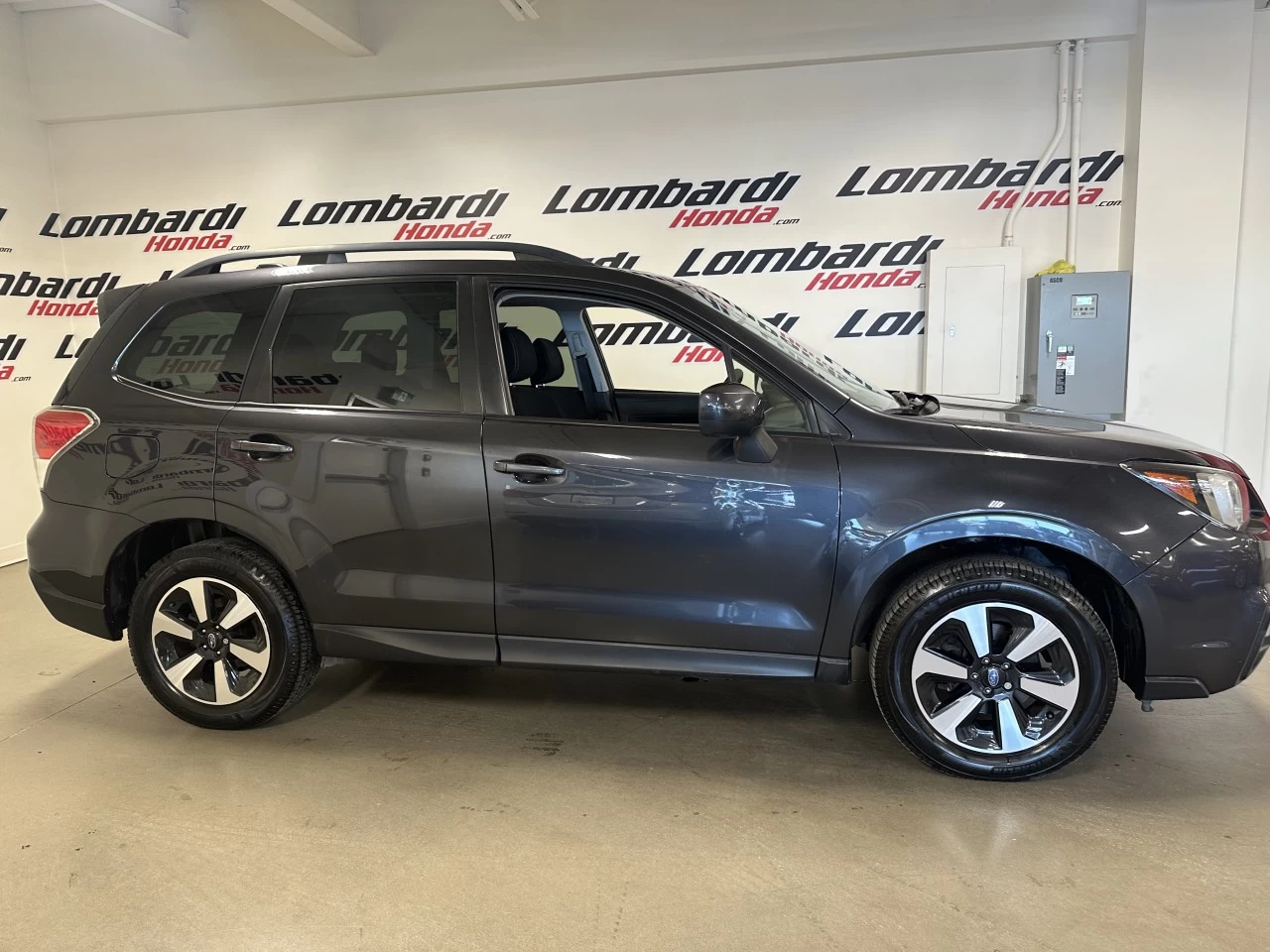 2018 Subaru Forester Touring Main Image