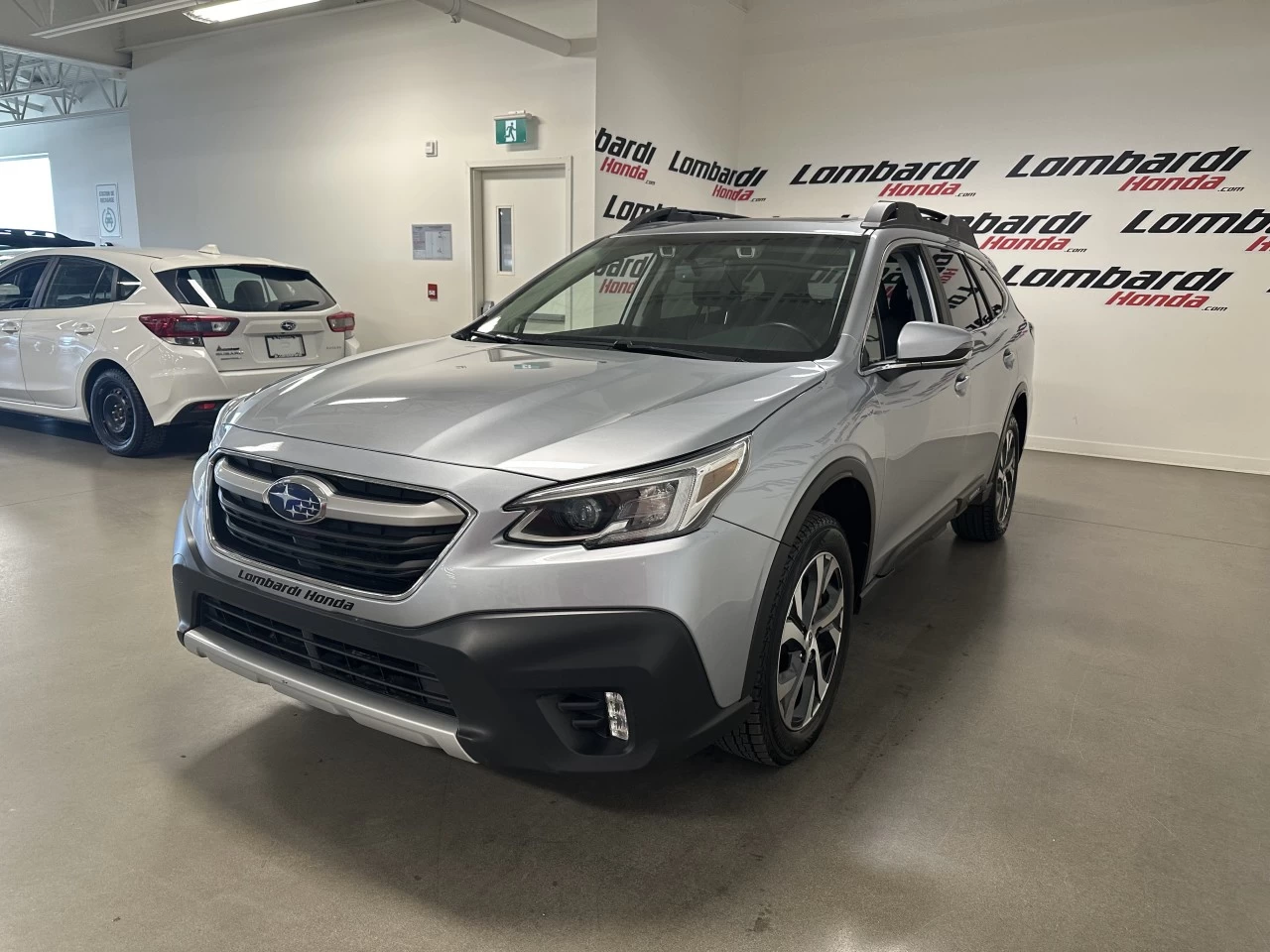 2020 Subaru Outback
                                                    Limited Main Image