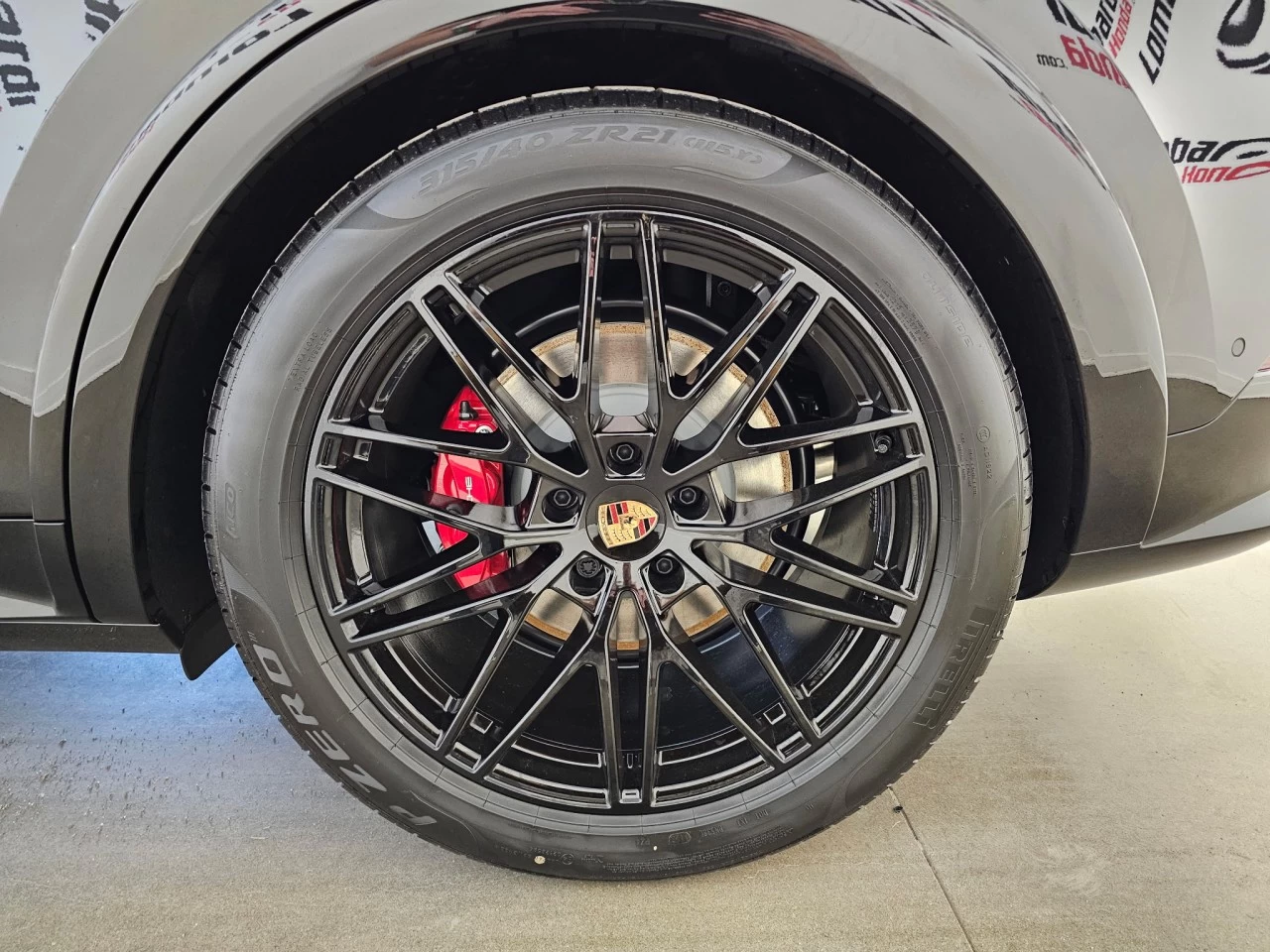2026 Porsche Cayenne GTS Main Image