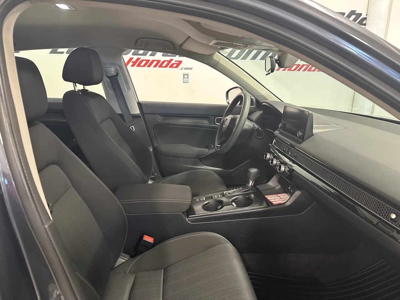 2023 Honda Civic LX Image principale