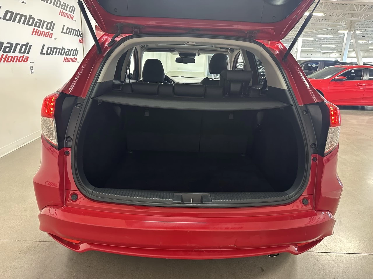2019 Honda HR-V Touring Main Image