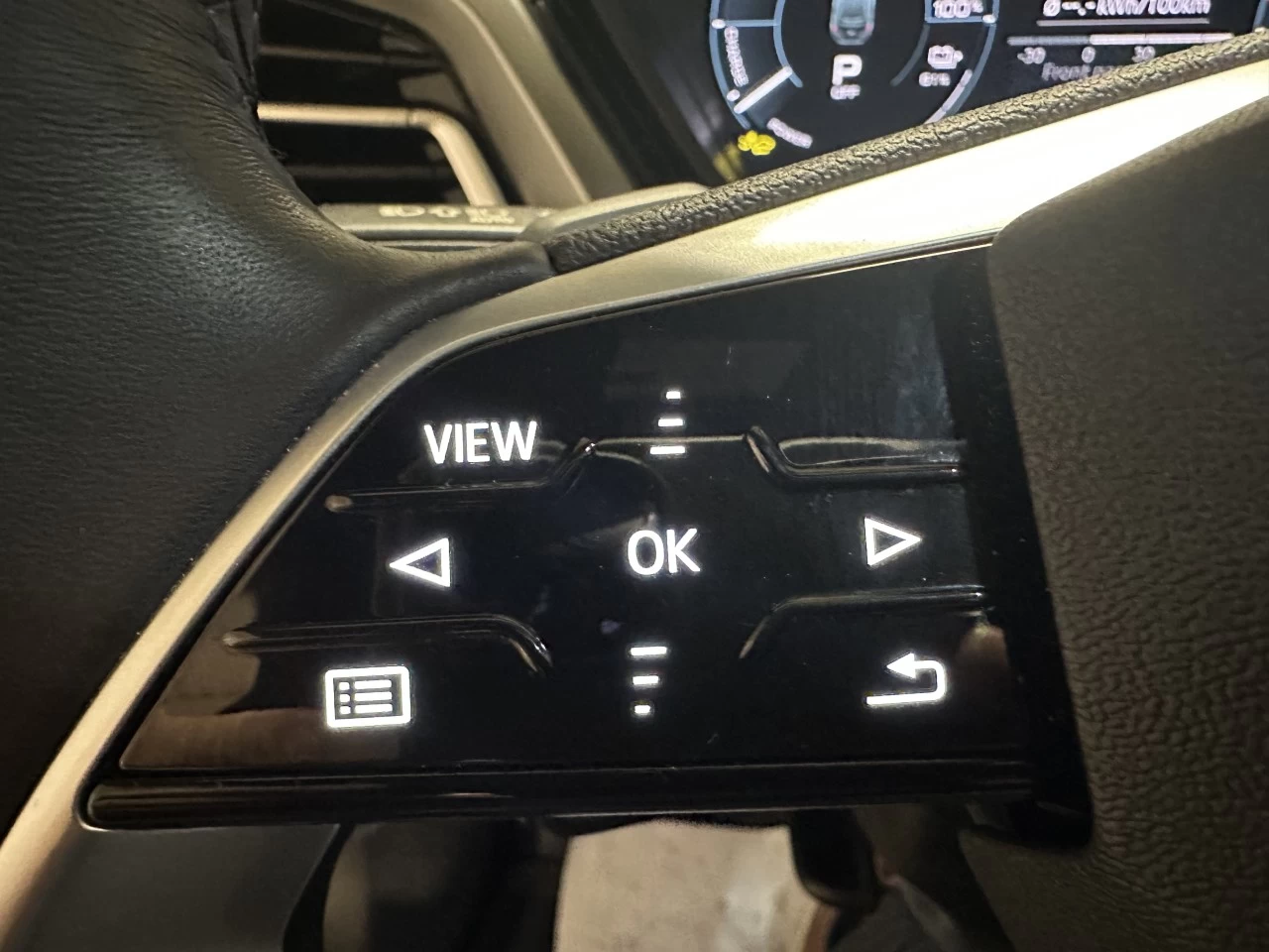 2025 Audi Q4 e-tron 45 RWD Main Image