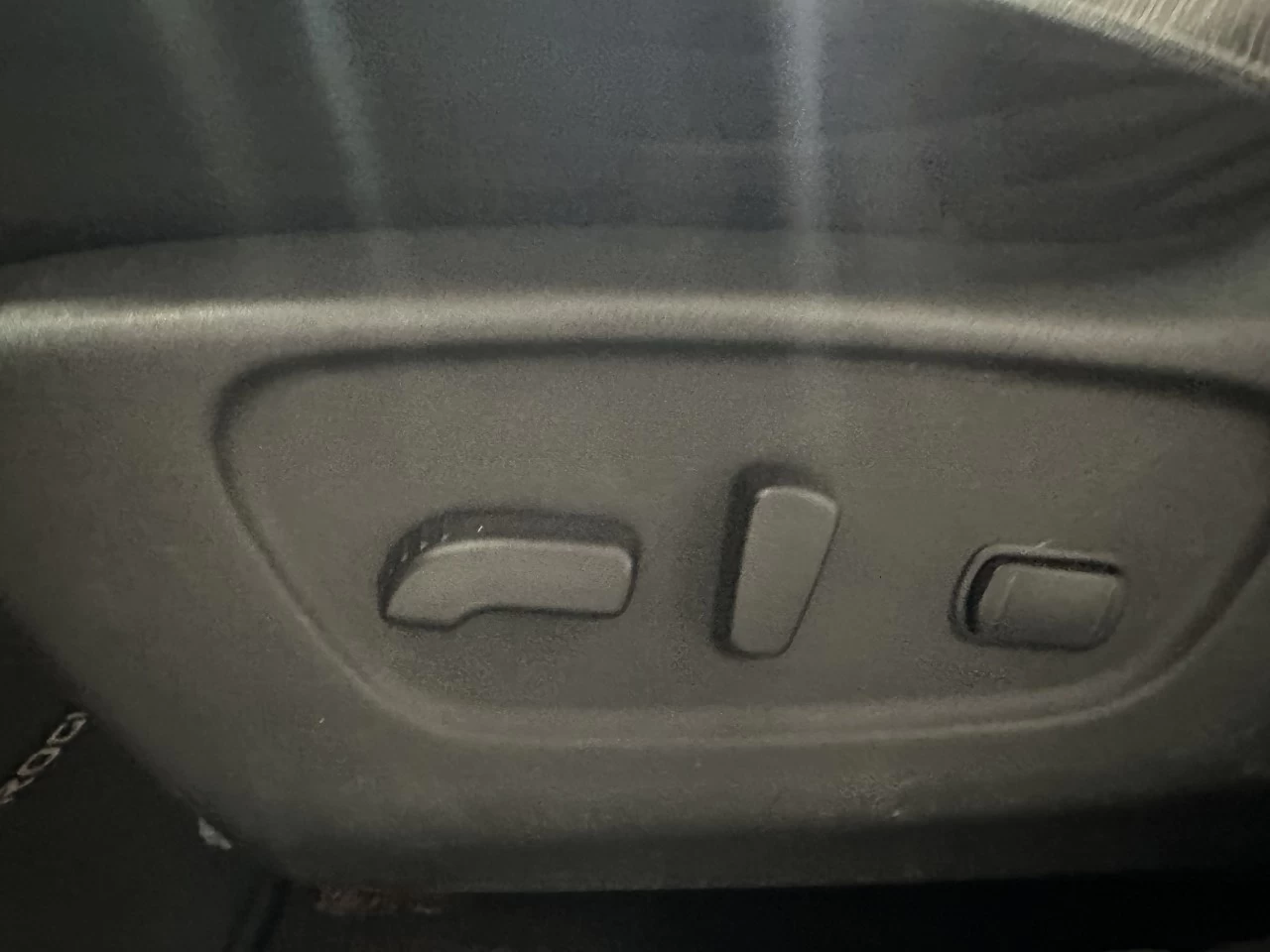 2018 Nissan Rogue SV Main Image