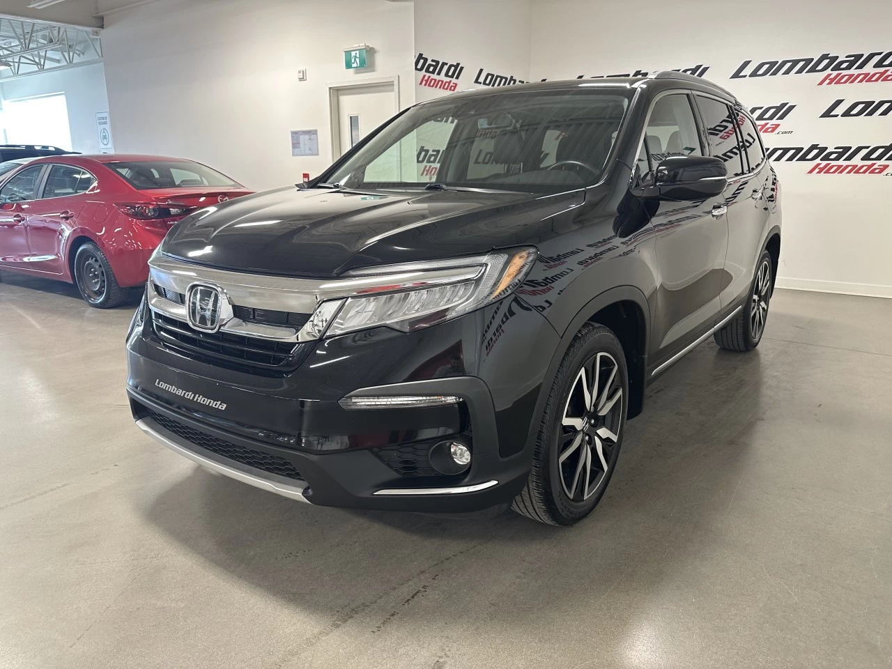 2022 Honda Pilot Touring 8-Passenger Main Image