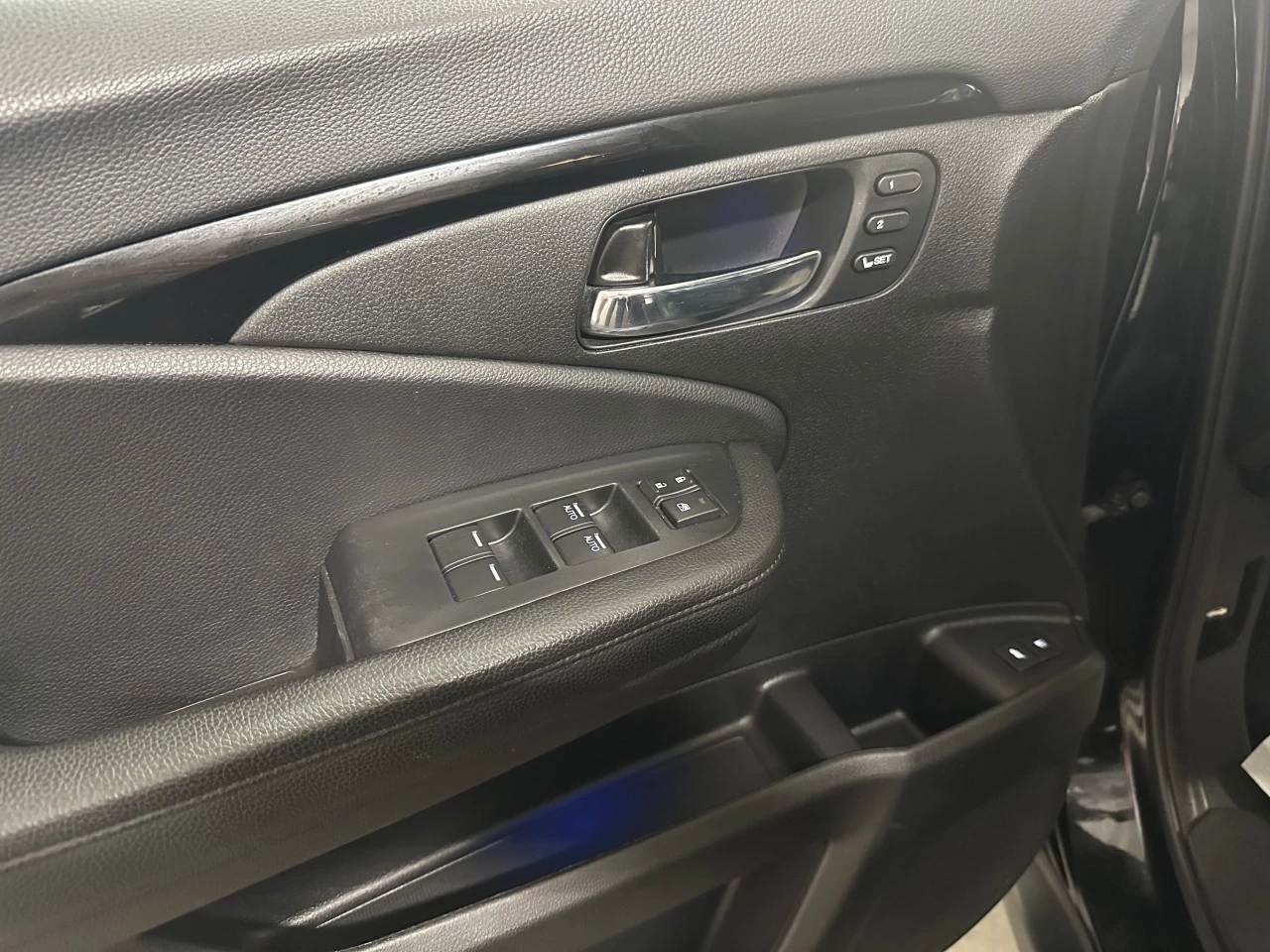 2022 Honda Pilot Touring 8-Passenger Main Image