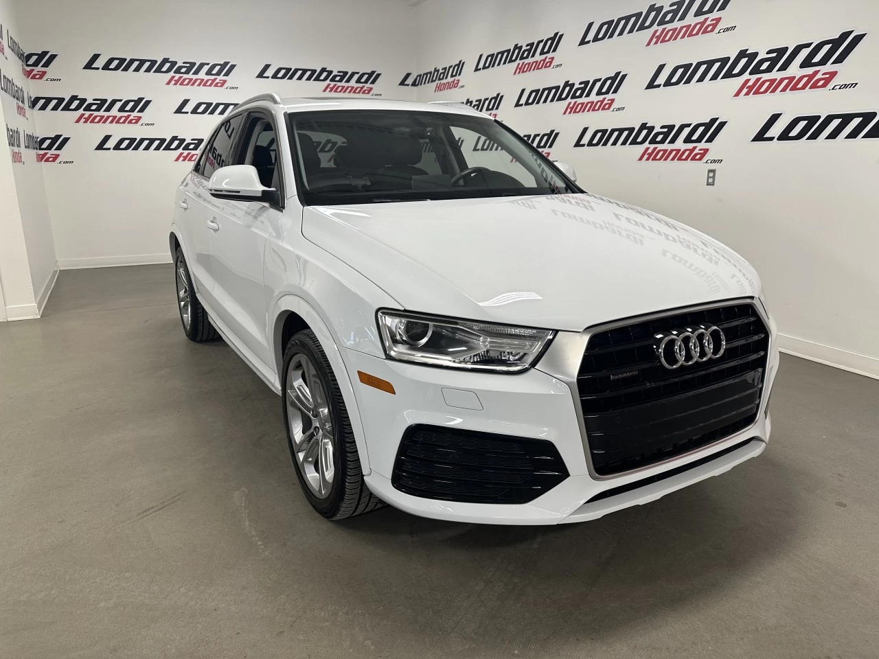 2018 Audi Q3 Progressiv Main Image