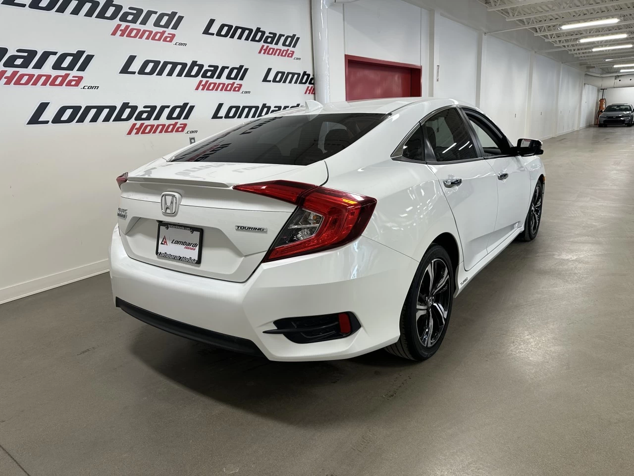 2017 Honda Civic Berline Touring Main Image