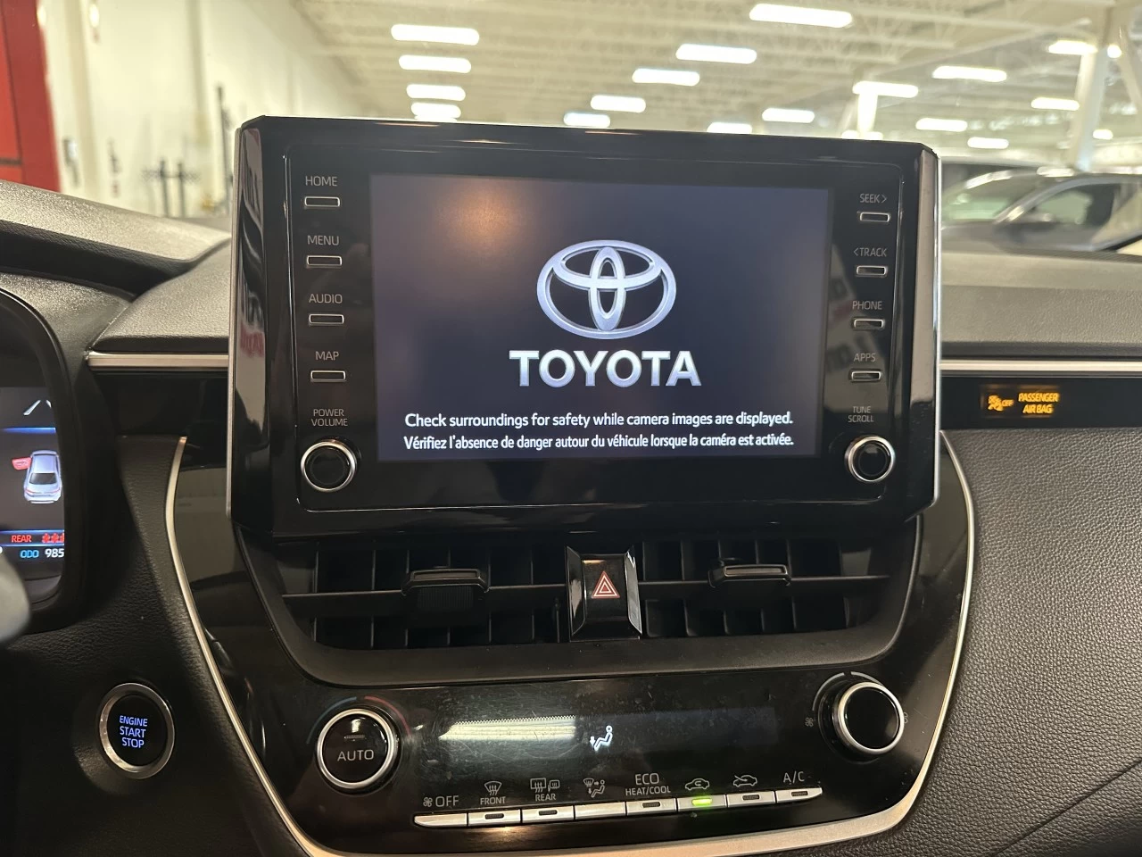 2021 Toyota Corolla
                                                    LE Image principale