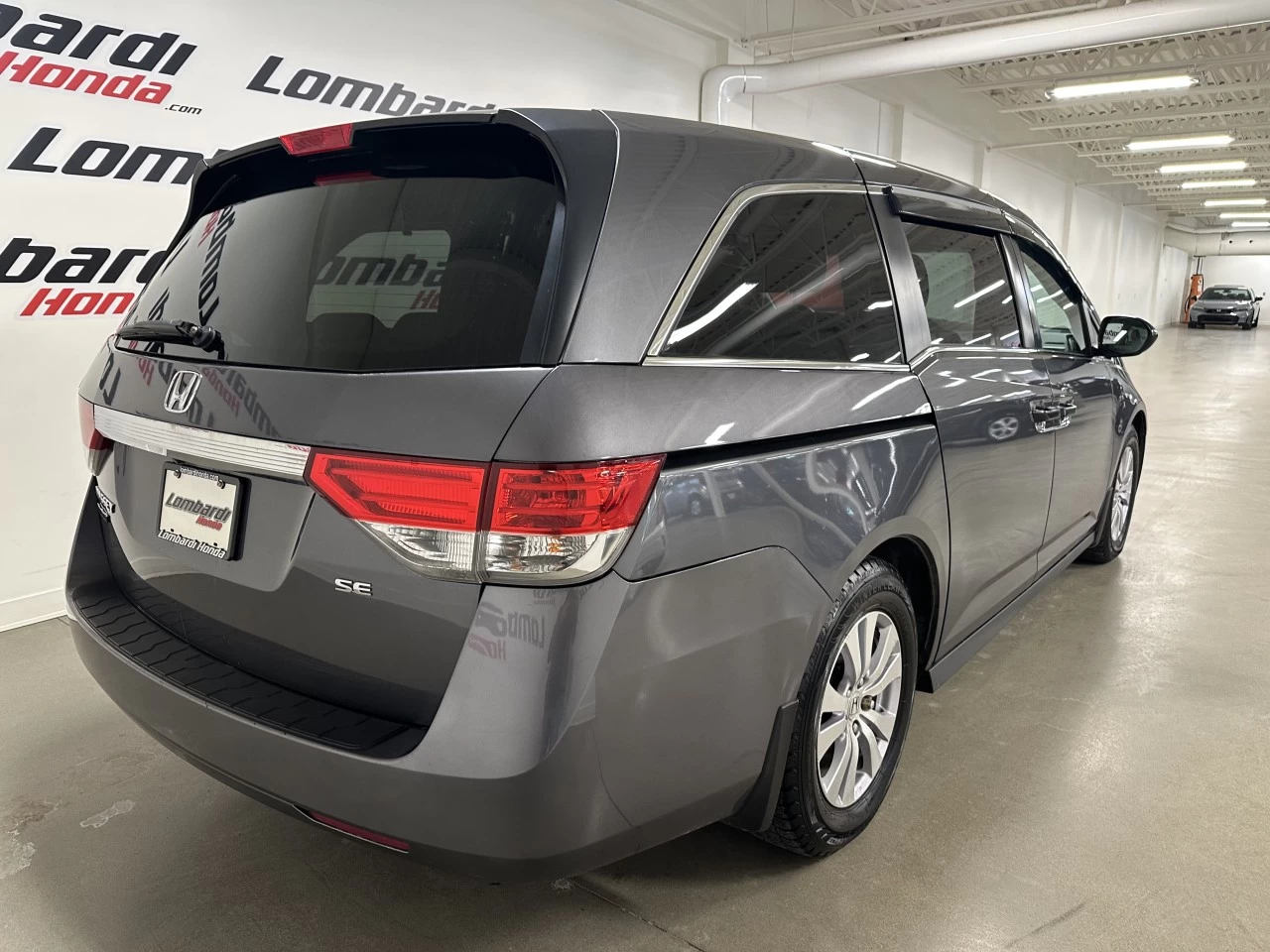 2017 Honda Odyssey SE Main Image