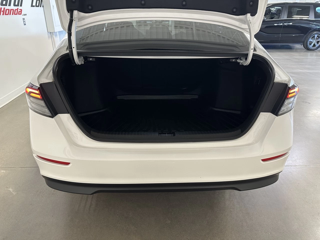 2023 Honda Accord
                                                    EX Image principale