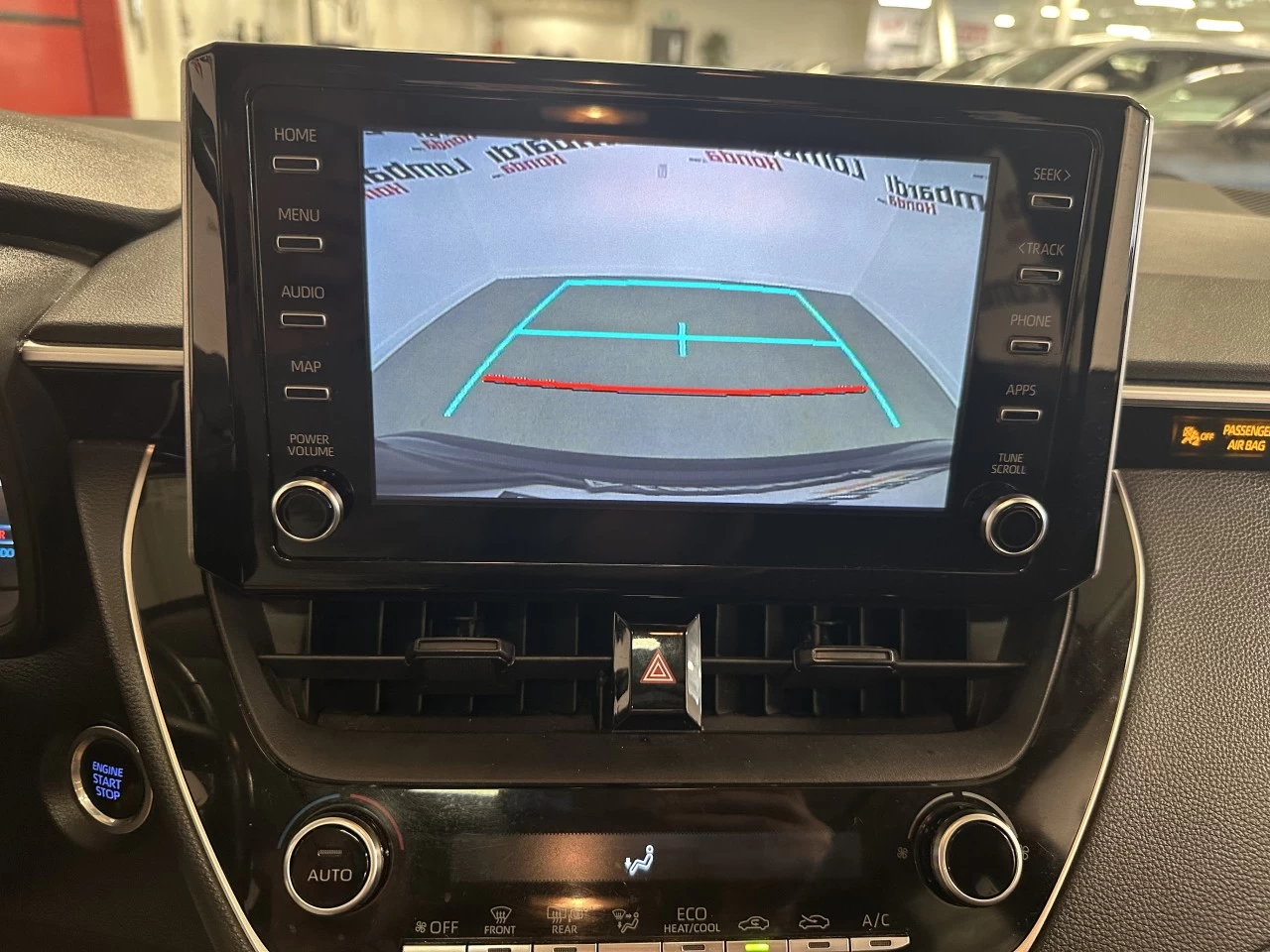 2021 Toyota Corolla
                                                    LE Image principale