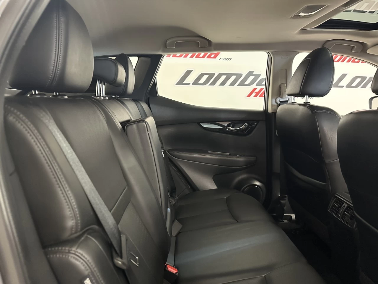 2023 Nissan Qashqai SL Main Image