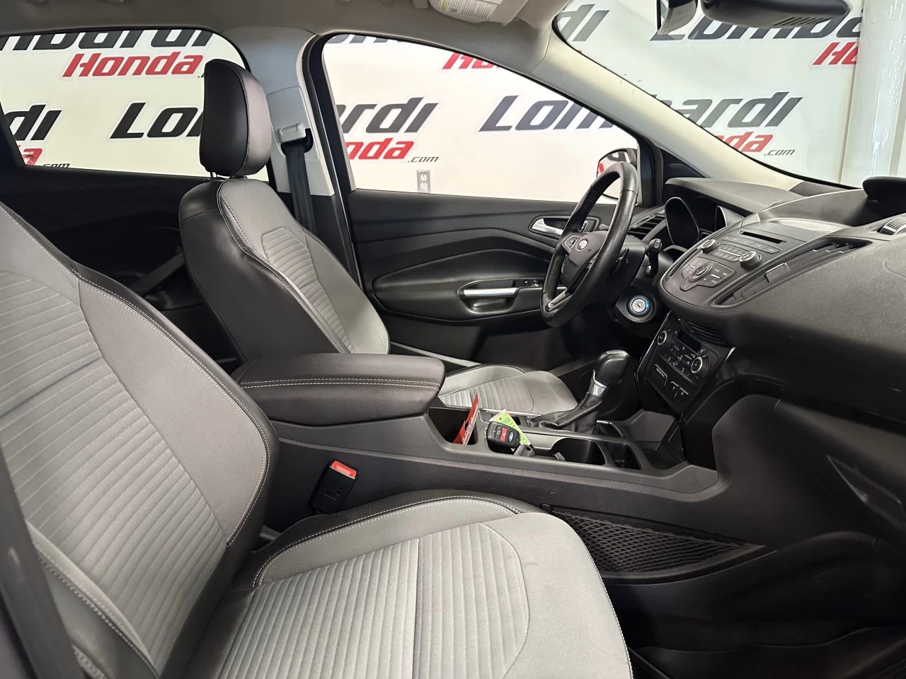 2018 Ford Escape SE Main Image