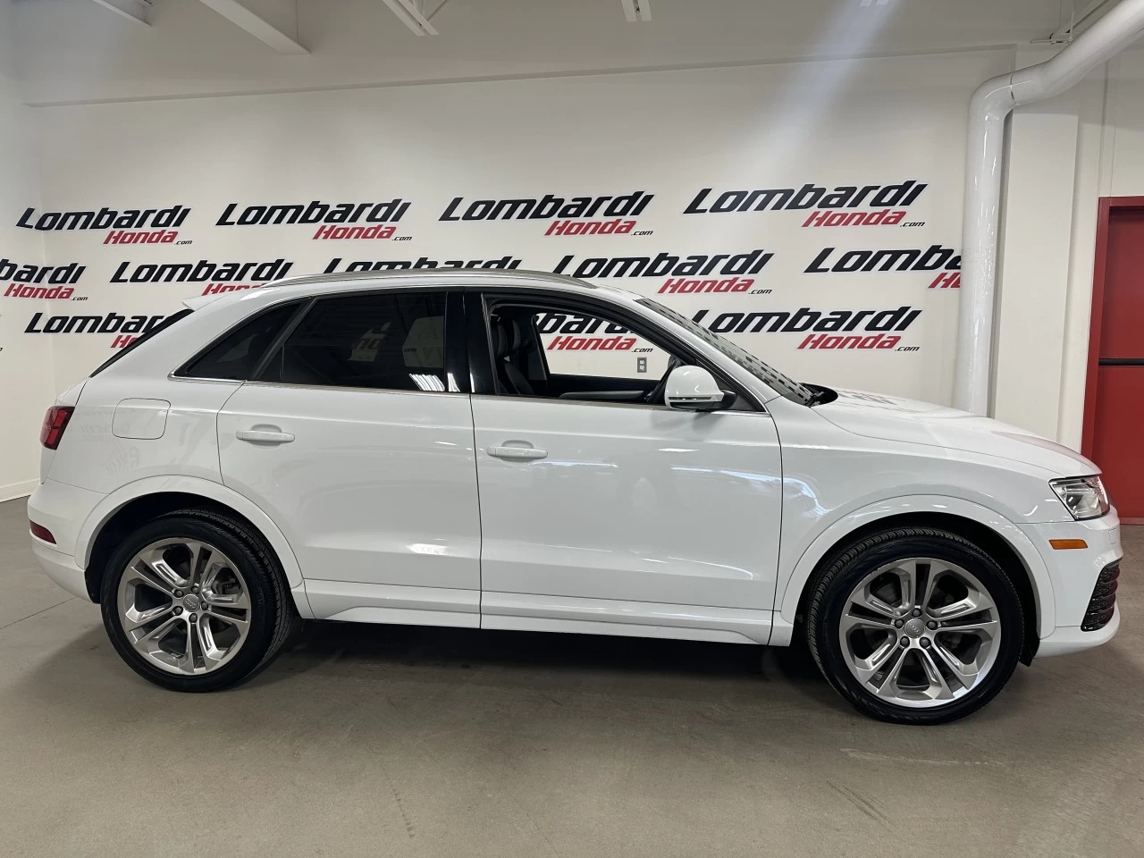 2018 Audi Q3 Progressiv Main Image