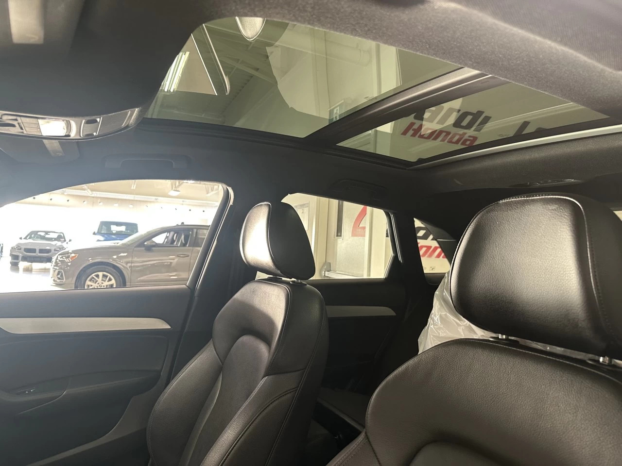 2016 Audi Q3 Technik Main Image