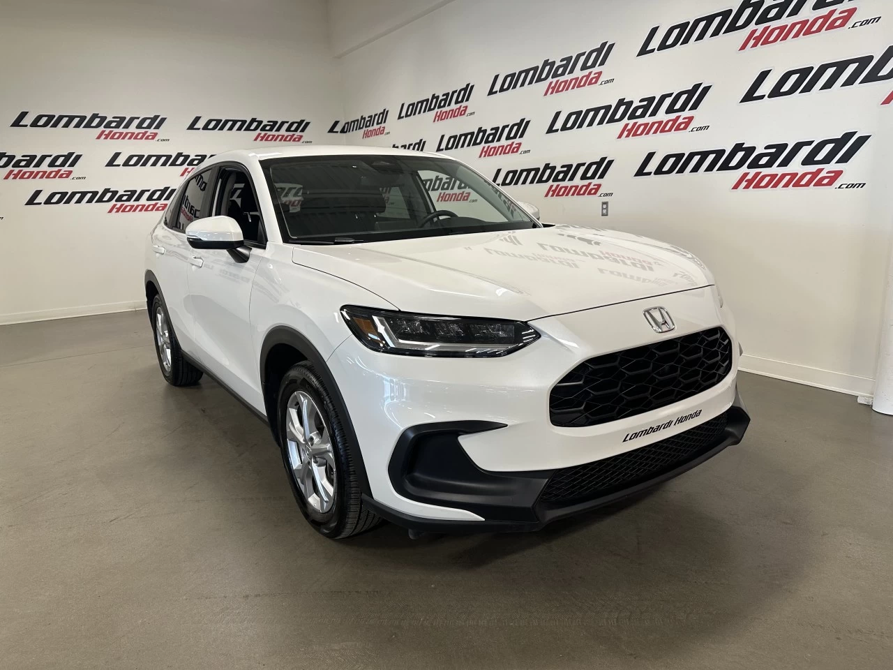 2025 Honda HR-V LX https://www.lombardihonda.com/resize/b990ff35b810a3abc0cc817b2ca24889-1