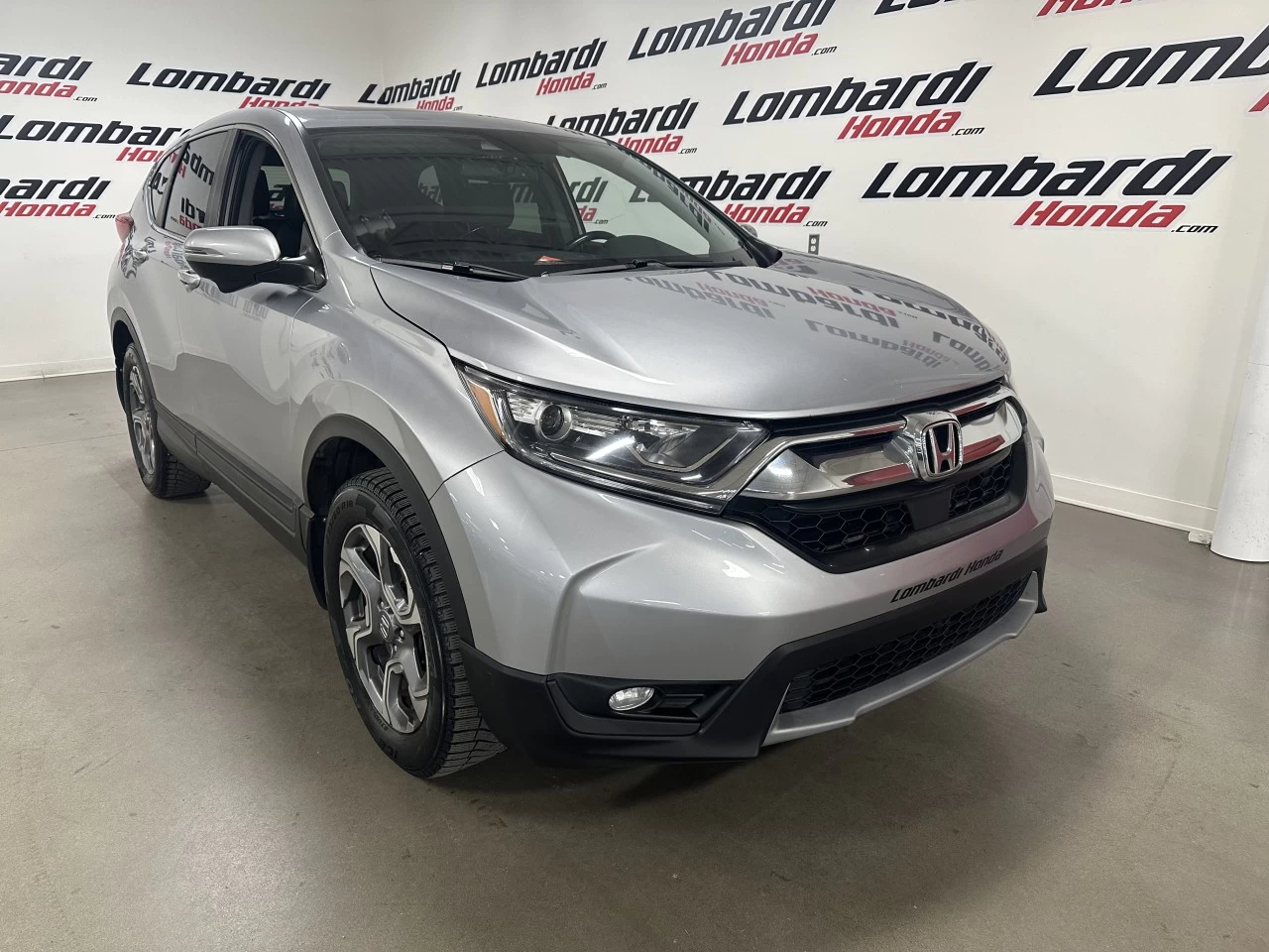 2018 Honda CR-V EX-L https://www.lombardihonda.com/resize/b990ff35b810a3abc0cc817b2ca24889-1